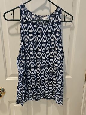 Old Navy Navy & White Ikat Print Sleeveless Top